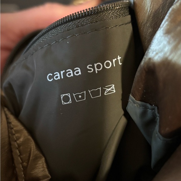 Caraa Sport Tote in Gold EUC - Picture 2 of 5
